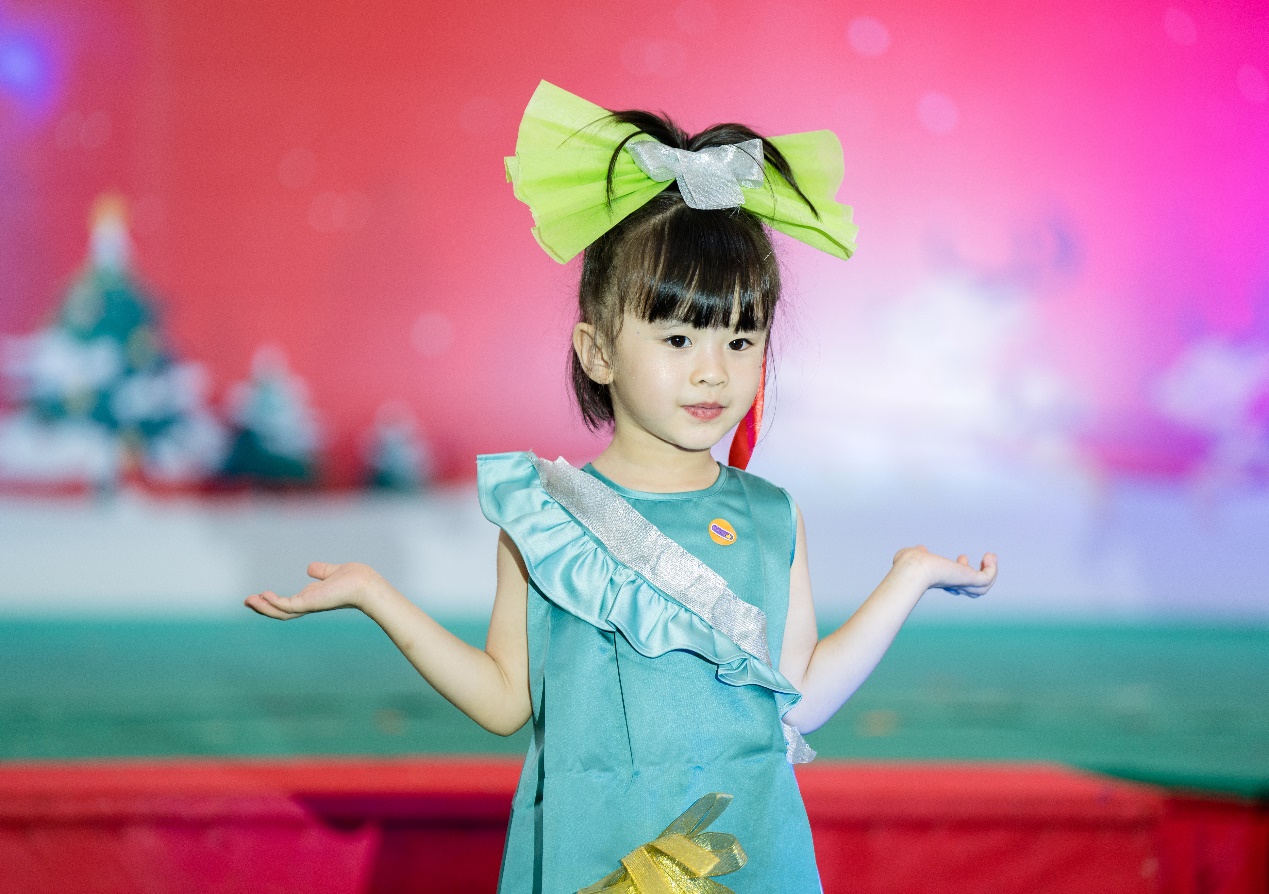 Đầu tư cho con học trường quốc tế, 3 mẹ bỉm bất ngờ trước sự dạn dĩ của các nhóc tỳ - Ảnh 2.