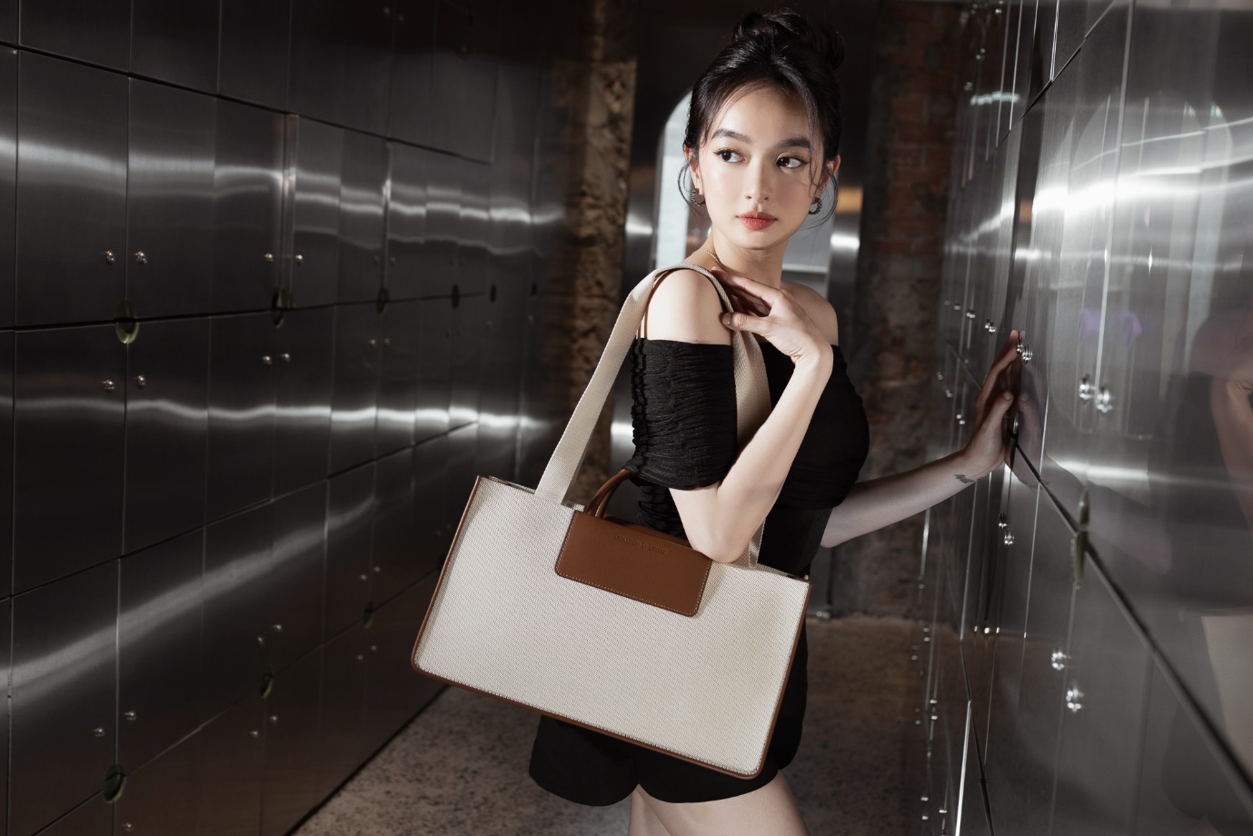 Sam, Kaity Nguyễn, Trâm Ngô lên đồ mùa hè “chuẩn chỉnh” cùng bộ sưu tập ITZ MINE của CHARLES & KEITH - Ảnh 3.