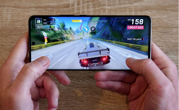 Điện thoại Xiaomi nào chơi game tốt? 5 lưu ý khi mua - Ảnh 2.