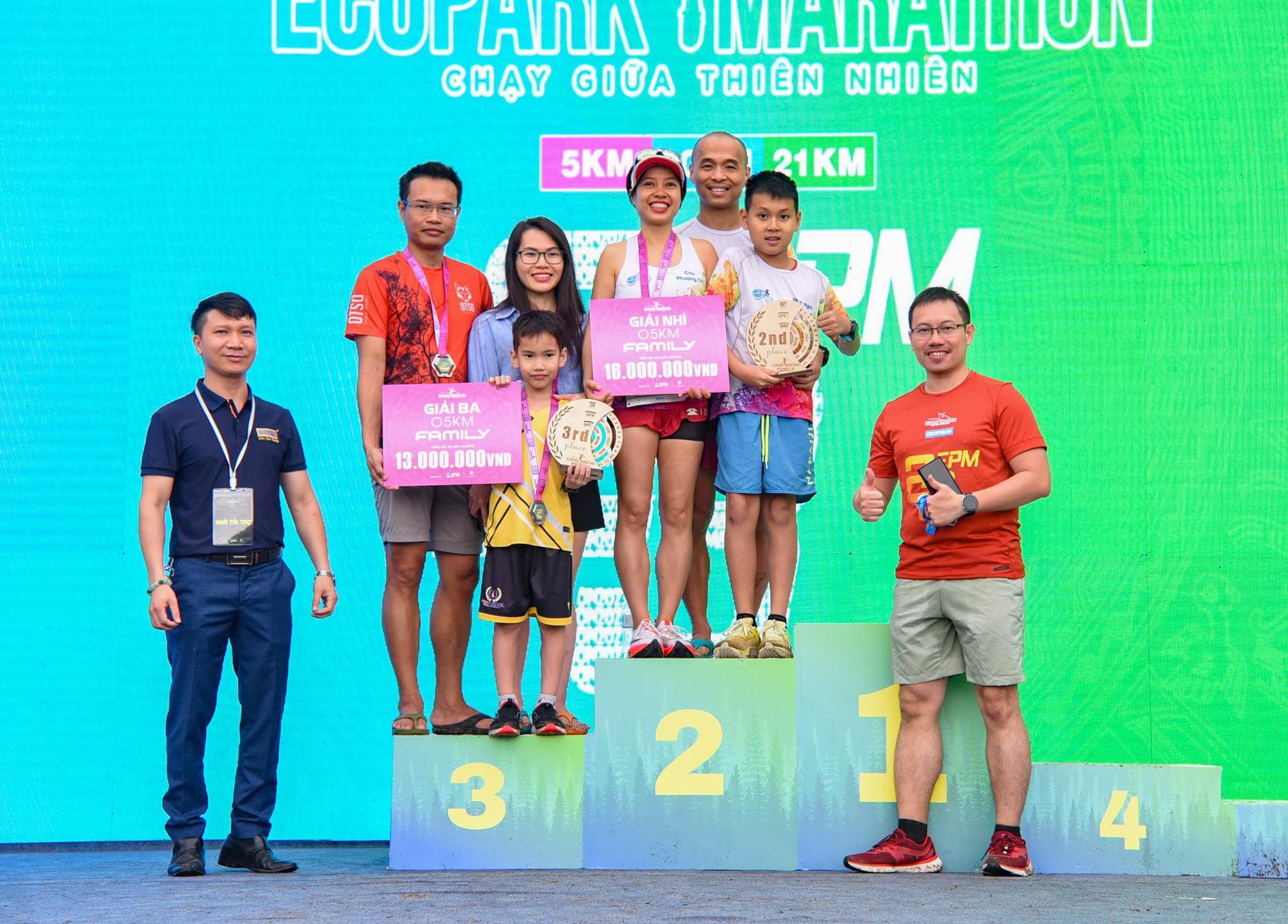 Những khoảnh khắc khó quên trên đường đua Ecopark Marathon 2023 - Ảnh 14.