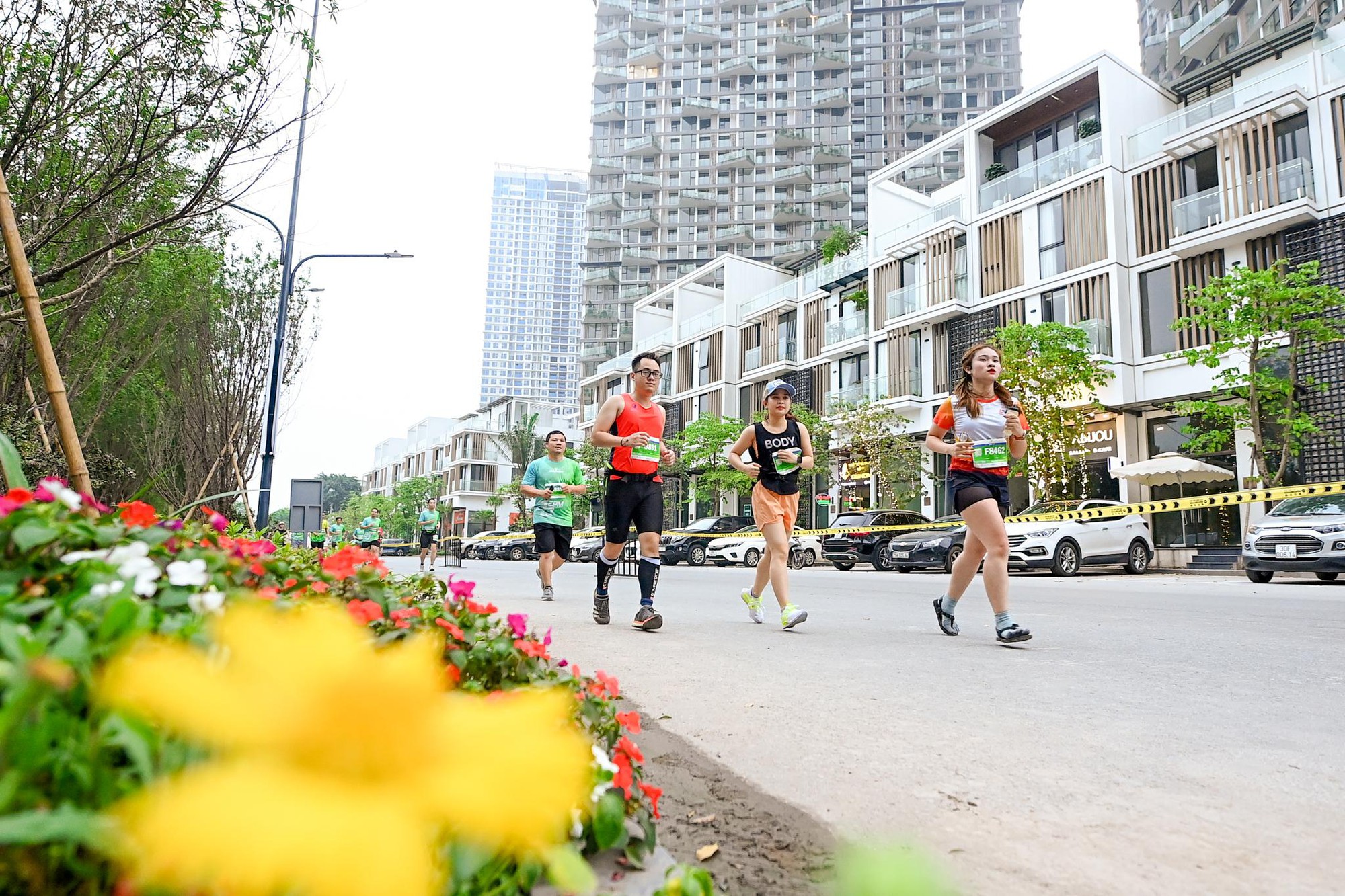 Những khoảnh khắc khó quên trên đường đua Ecopark Marathon 2023 - Ảnh 3.