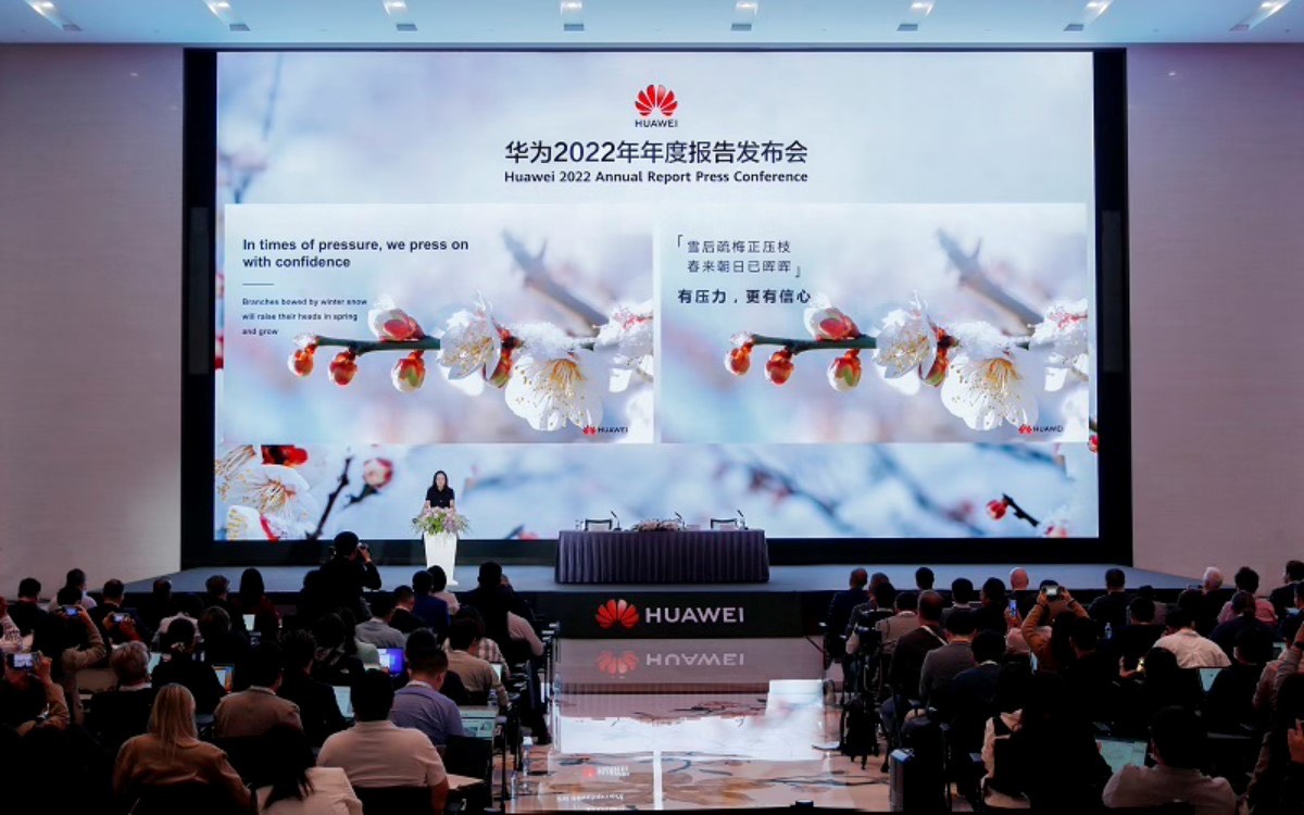 Huawei đưa &quot;quân đoàn&quot; chinh phục ngành hàng không và đường sắt - Ảnh 1.
