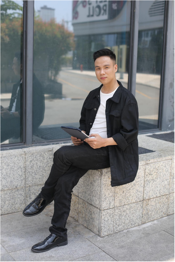 Nguyễn Văn Thìn - Yêu thích công nghệ và đam mê xê dịch - Ảnh 2. Nguyễn Văn Thìn - Yêu thích công nghệ và đam mê xê dịch - Ảnh 2.