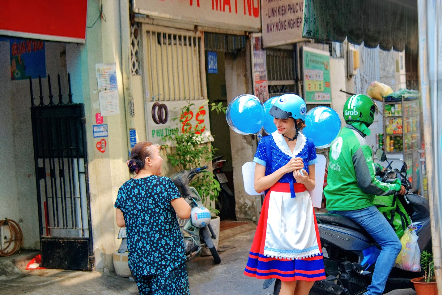 Thử thách ngày mới theo chân “nhân vật bí ẩn” mang bữa sáng đủ chất gõ cửa từng nhà - Ảnh 6.