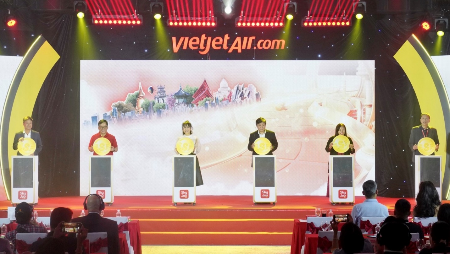 Bay càng nhiều,  tích điểm đổi quà thỏa thích với Vietjet SkyJoy - Ảnh 4.