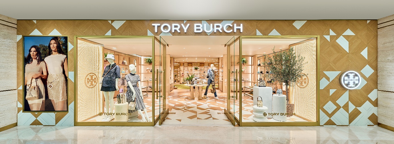 Châu Bùi, Thảo Nhi Lê, Lương Thùy Linh, Tú Hảo... tham dự tiệc khai trương cửa hàng Tory Burch Union Square - Ảnh 1.