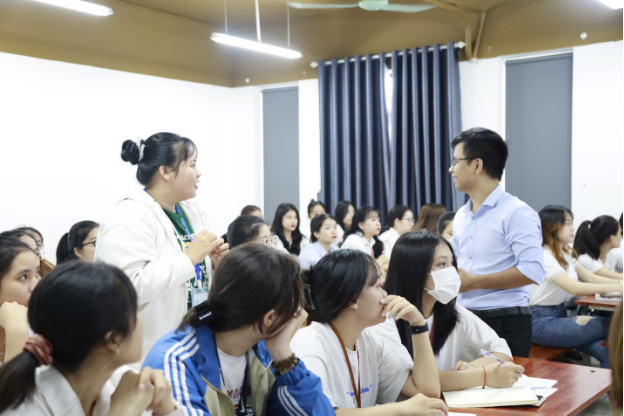Thầy giáo 9X Đoàn Mạnh Linh và hành trình xây dựng trung tâm dạy kế toán - Ảnh 1.