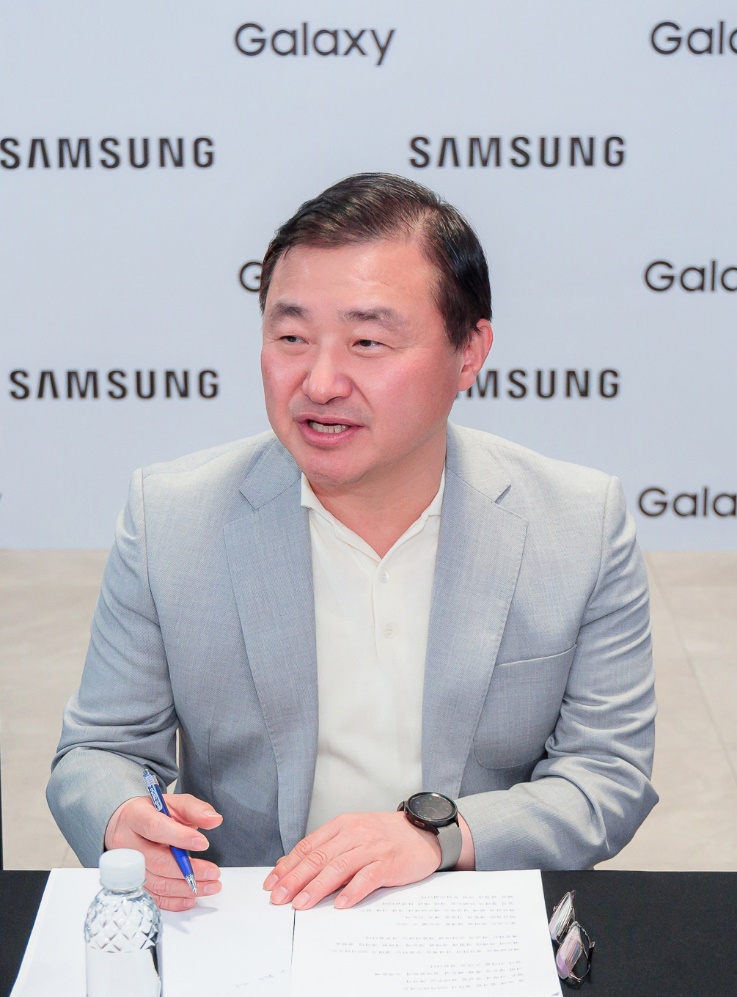 Chủ tịch Samsung: “50% thị phần smartphone Việt là các máy cao cấp” - Ảnh 2.