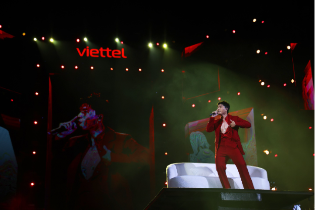 Hàng chục nghìn khán giả &quot;cháy&quot; hết mình tại Viettel Y-FEST – Đại nhạc hội tương tác hoành tráng - Ảnh 3.