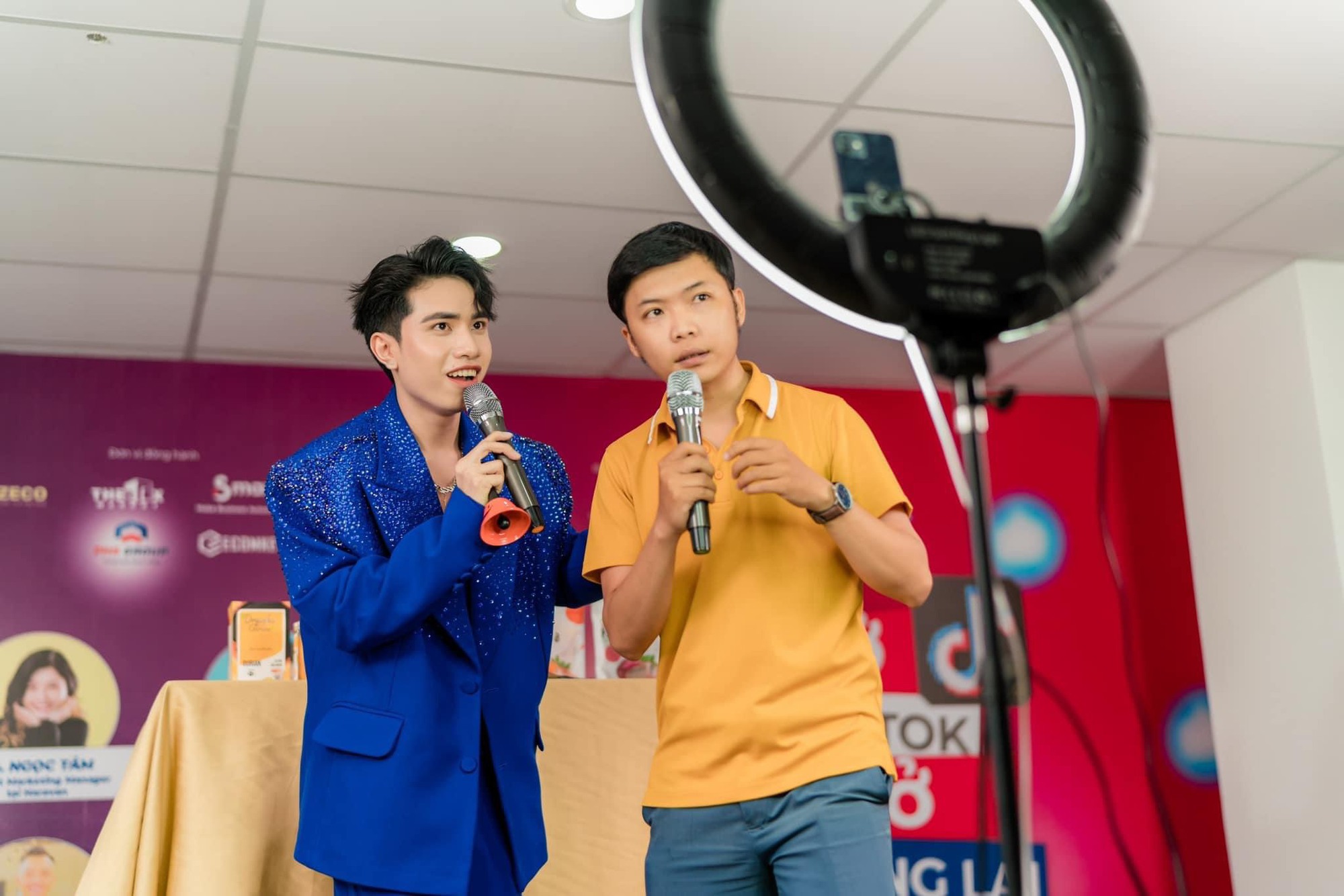 MC KOC Hoàng Việt làm giảng viên livestream, giới trẻ háo hức vì những bí thuật quá đỉnh - Ảnh 1.