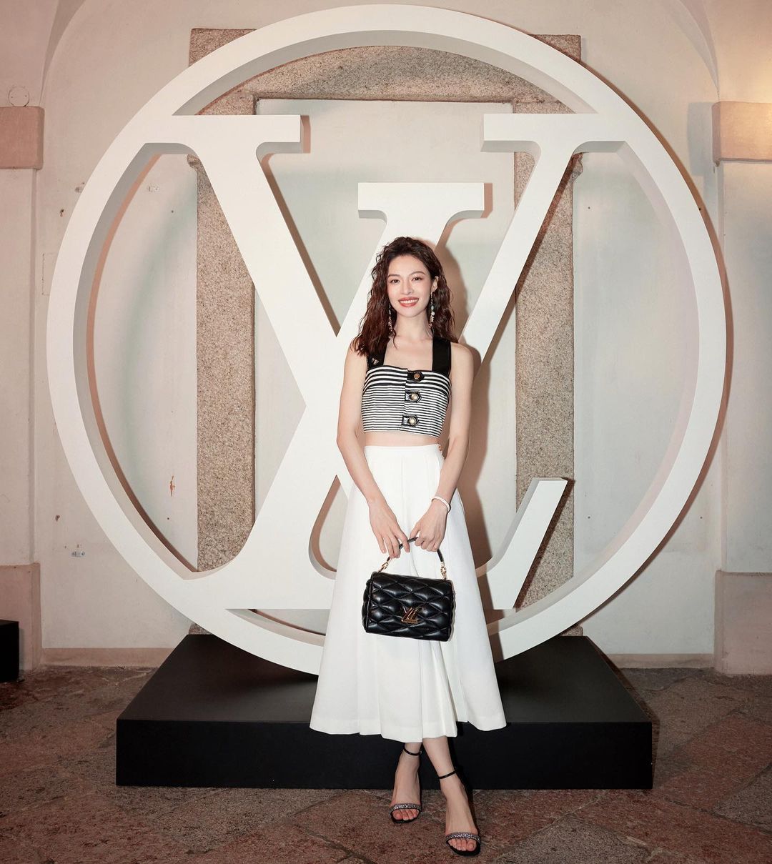 Châu Bùi cùng dàn sao Hollywood tỏa sáng tại show Louis Vuitton Cruise 2024 - Ảnh 10.