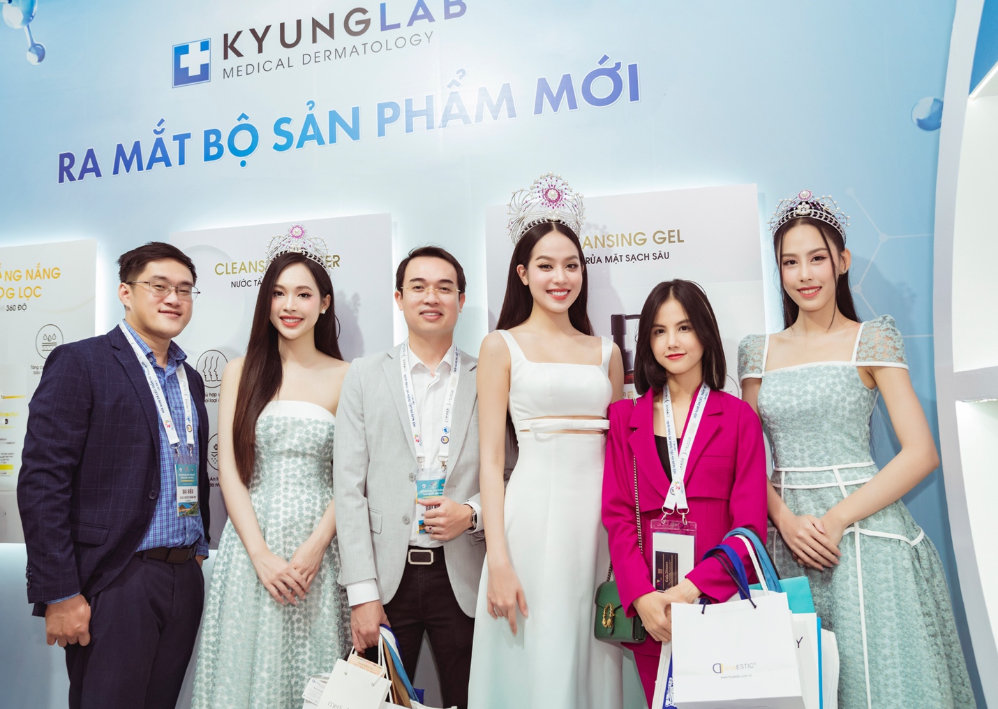 Top 3 Hoa hậu Việt Nam 2022 rạng rỡ tại gian hàng trưng bày KyungLab - Ảnh 2.
