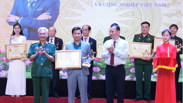 Intech Group dành cú đúp giải thưởng thương hiệu tại chương trình Tự hào Việt Nam - Ảnh 1.