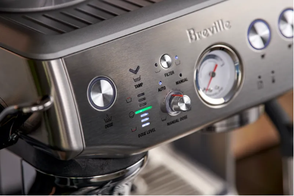 Máy pha cà phê Breville 876 thiết kế đặc sắc gồm &quot;xay, nén, ép&quot; đang được săn đón - Ảnh 4.