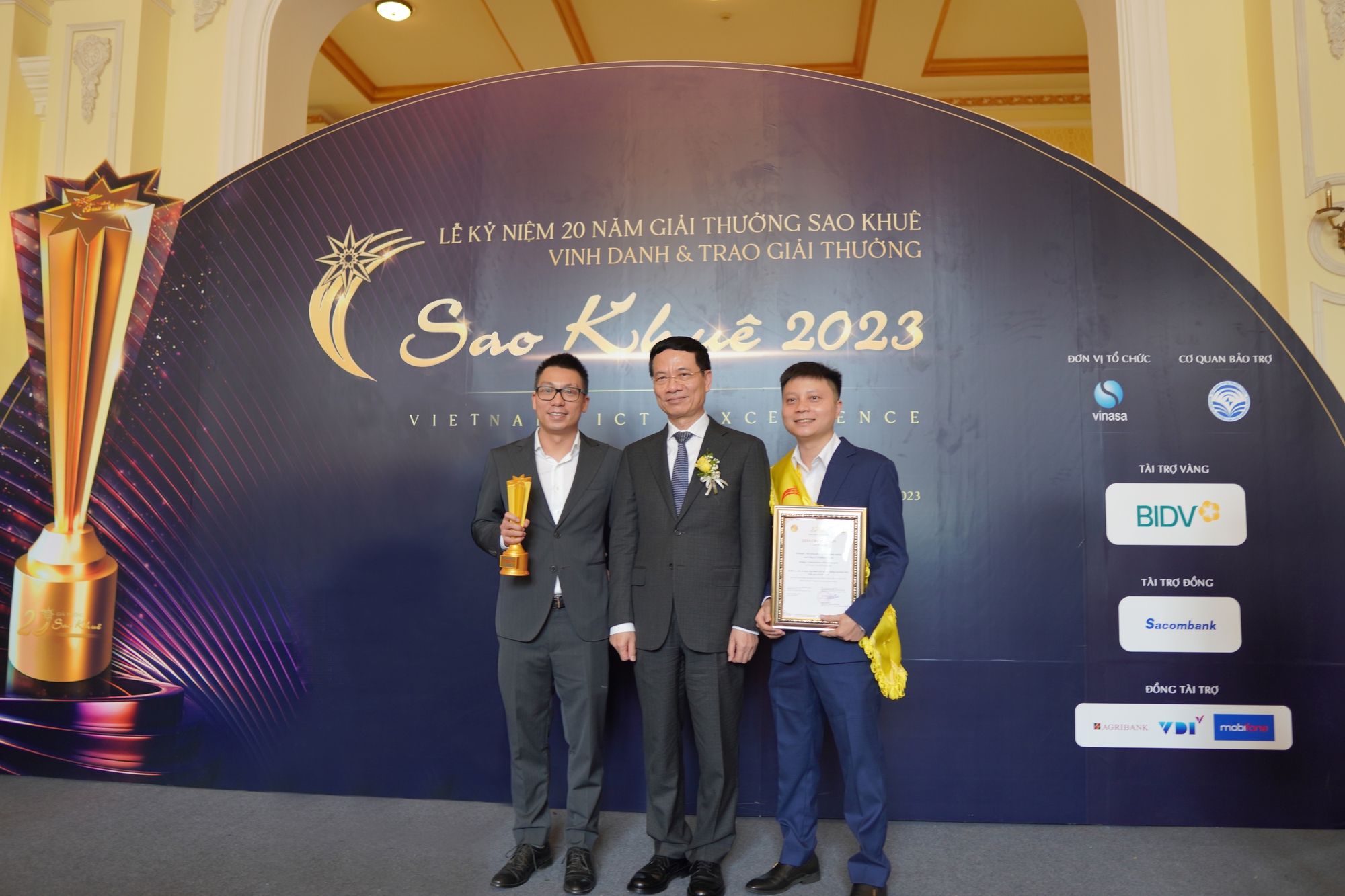 Stringee xuất sắc đạt Top 10 Sao Khuê 2023 - Ảnh 2.