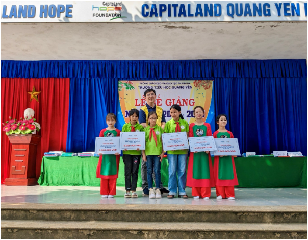 CapitaLand Development hỗ trợ dụng cụ học tập cho 1.400 học sinh tại Việt Nam - Ảnh 2.