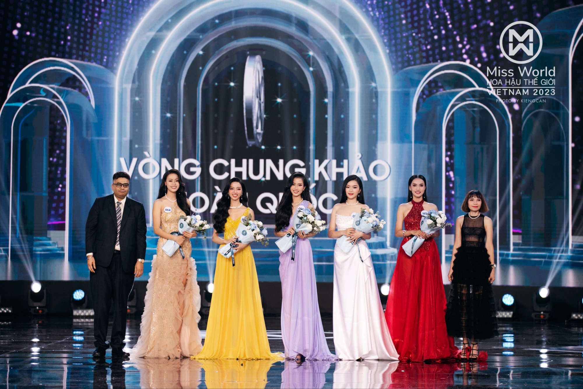 TYDOL Plus trao hoa cho top 5 Người đẹp Du lịch Miss World Vietnam 2023 - Ảnh 3.