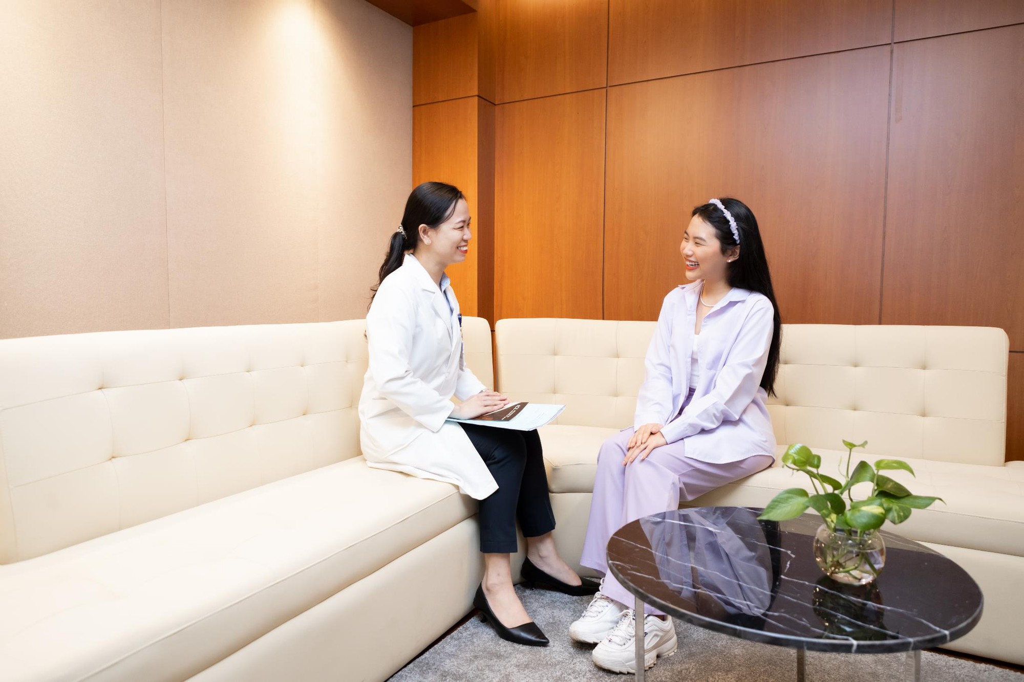 Phương Mỹ Chi kể chuyện mổ cận đầy cảm xúc lần đầu trong đời