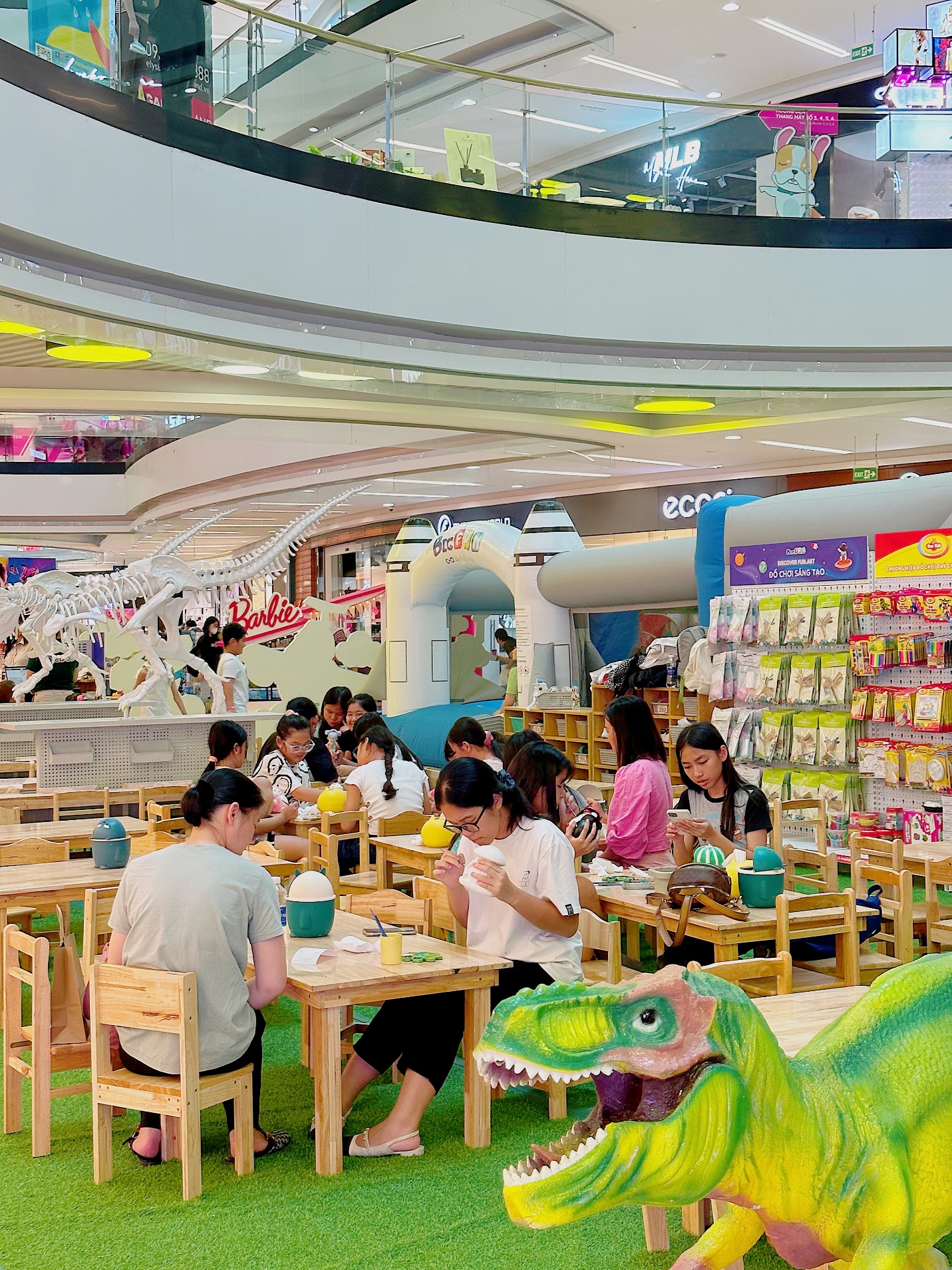 Vạn Hạnh Mall chào hè rực rỡ cùng mùa mua sắm 2023 - Ảnh 4.
