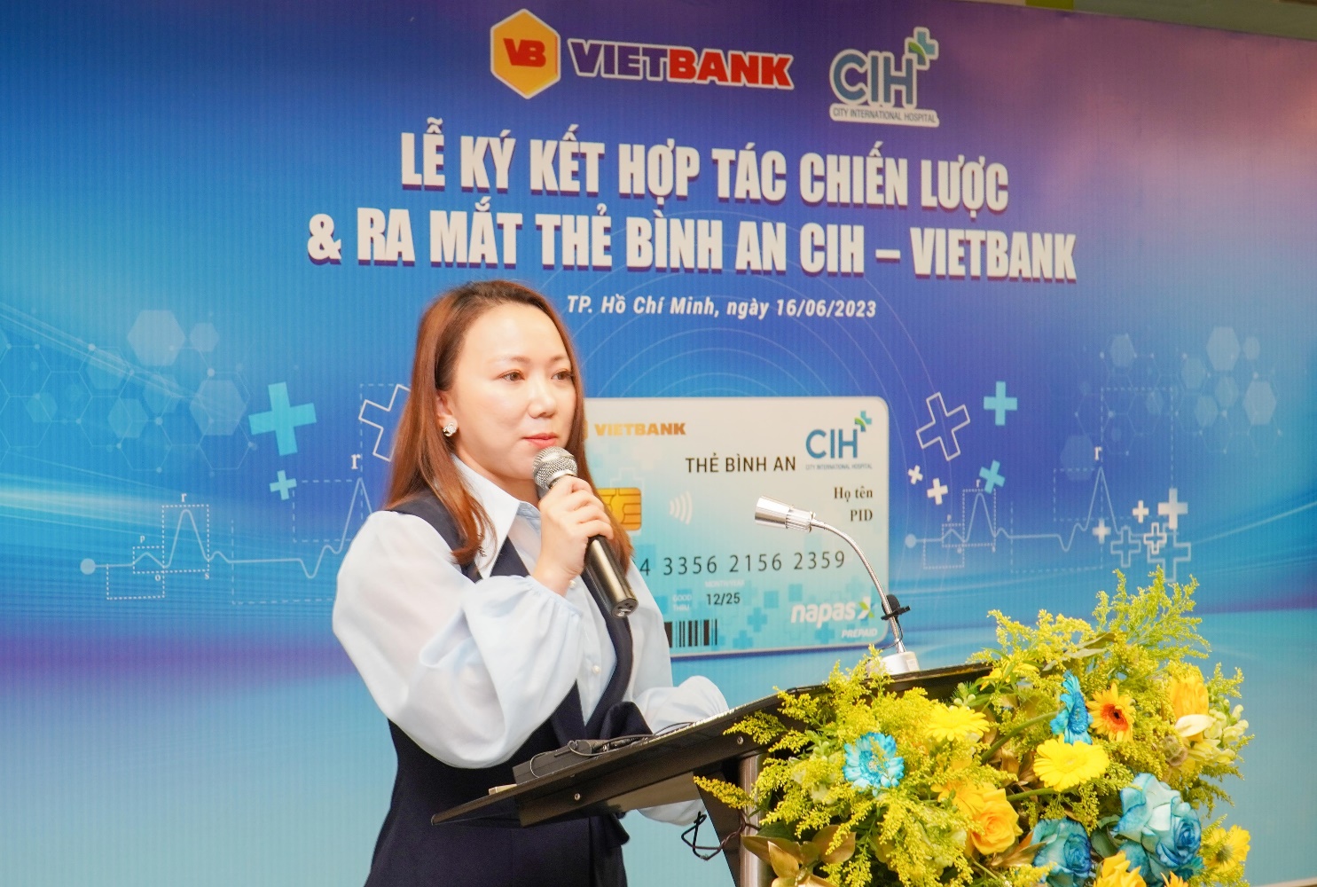 Vietbank hợp tác với bệnh viện quốc tế City ra mắt sản phẩm thẻ mới - Ảnh 2.