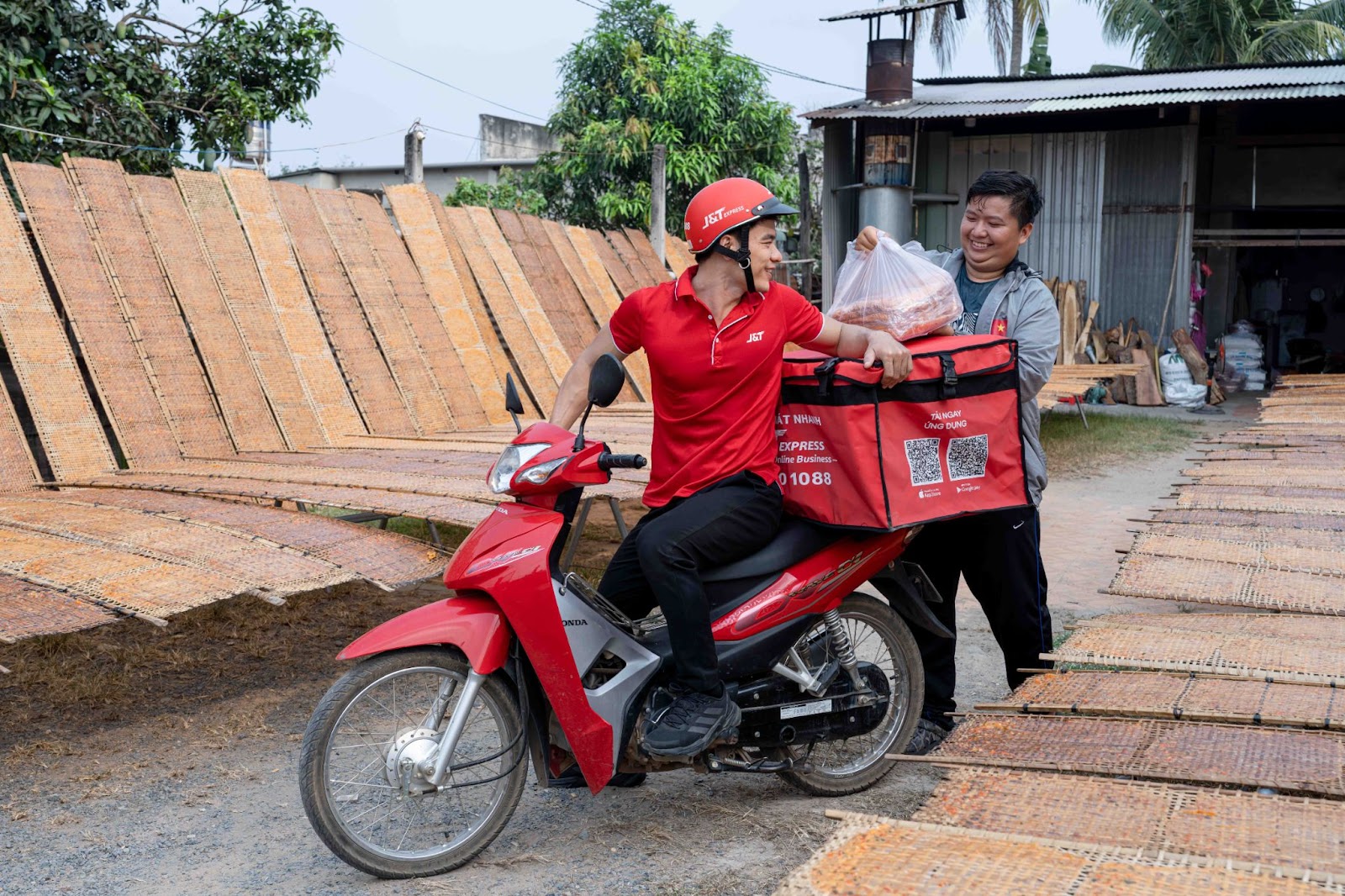 J&T Express nâng cao chất lượng dịch vụ với cuộc thi “Giao hiệu quả - Nhận niềm vui” - Ảnh 2.