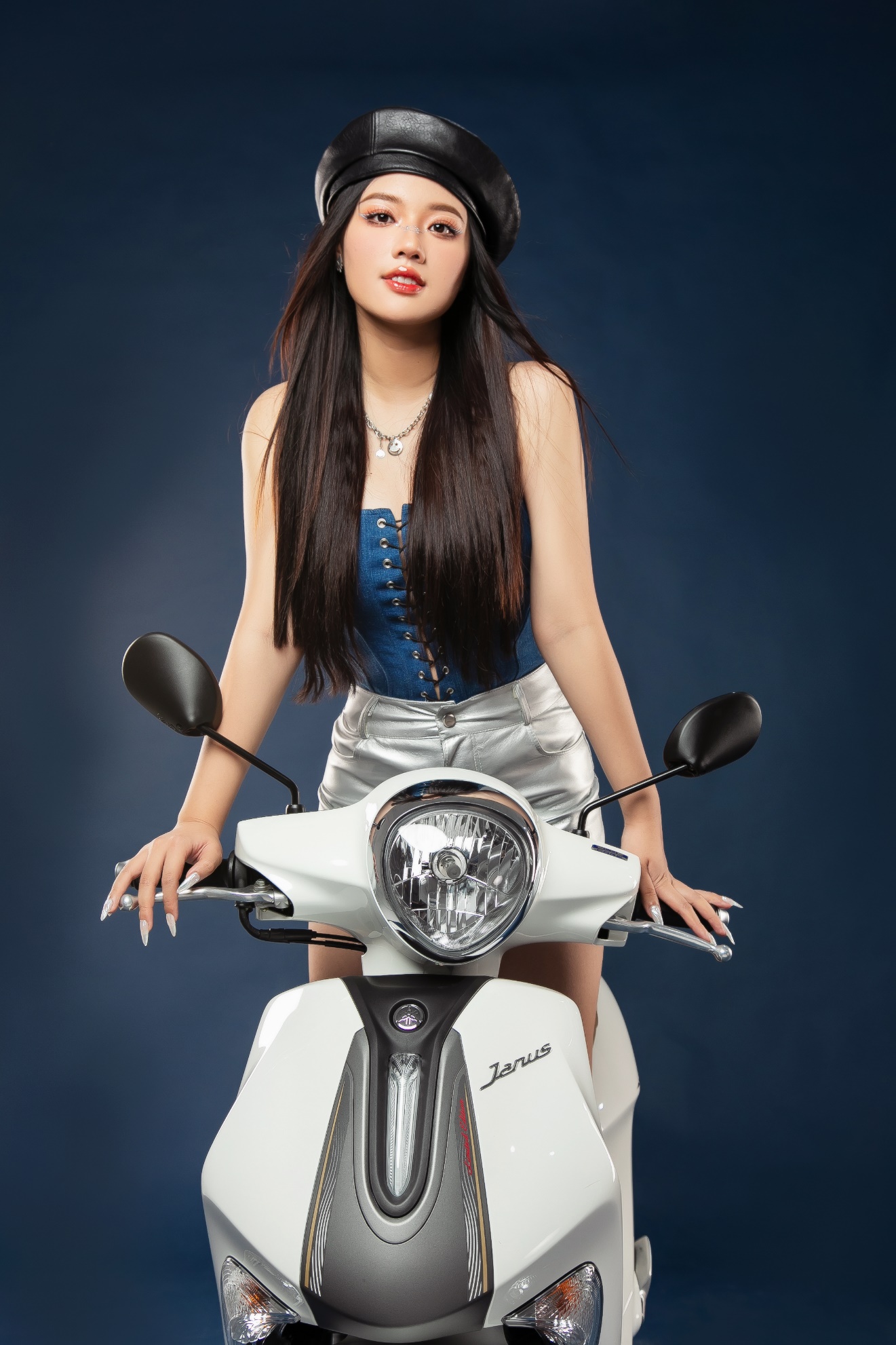 Fanny Trần, Mèo Sao Hỏa mê mẩn món phụ kiện siêu hot mùa hè này - Ảnh 3. Fanny Trần, Mèo Sao Hỏa mê mẩn món phụ kiện siêu hot mùa hè này - Ảnh 3.