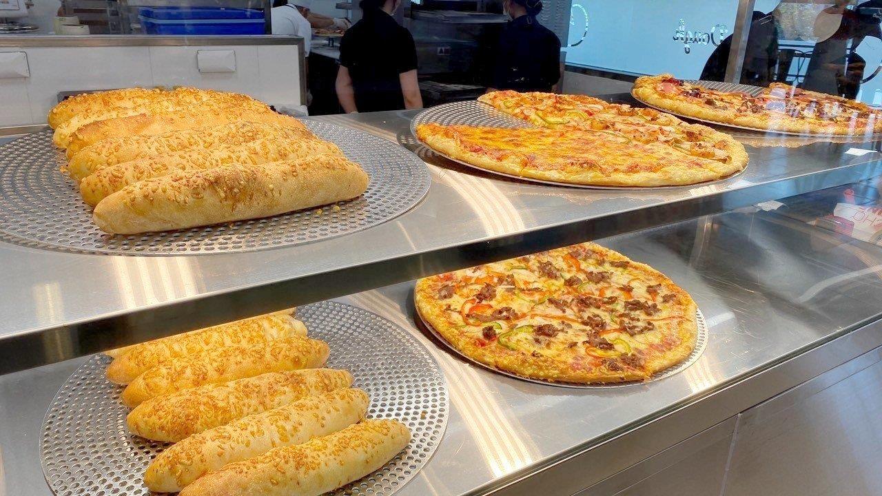 Pizza Cheese & Dough từ Hàn Quốc “hút” giới trẻ ngày đầu khai trương - Ảnh 4.