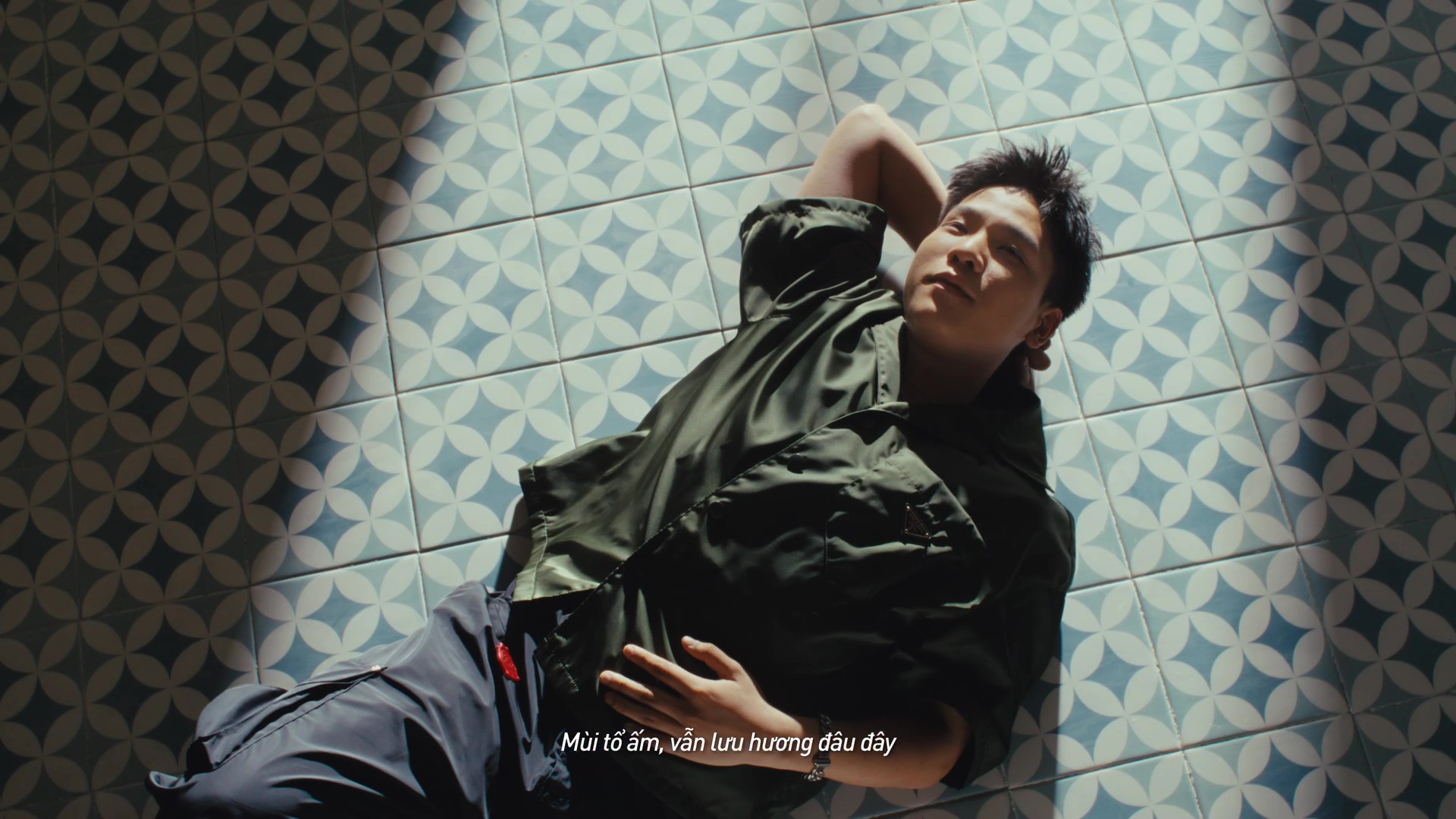 Quân A.P & Hứa Kim Tuyền đưa mùi tổ ấm vào MV mới ra mắt - Ảnh 6.