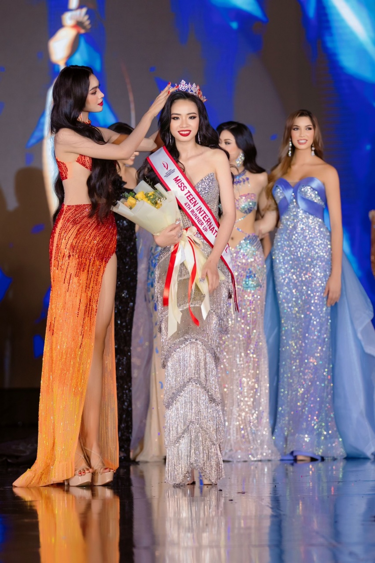 Bùi Vũ Xuân Nghi đoạt giải Á hậu 4 Miss Teen International 2023 - Ảnh 1.