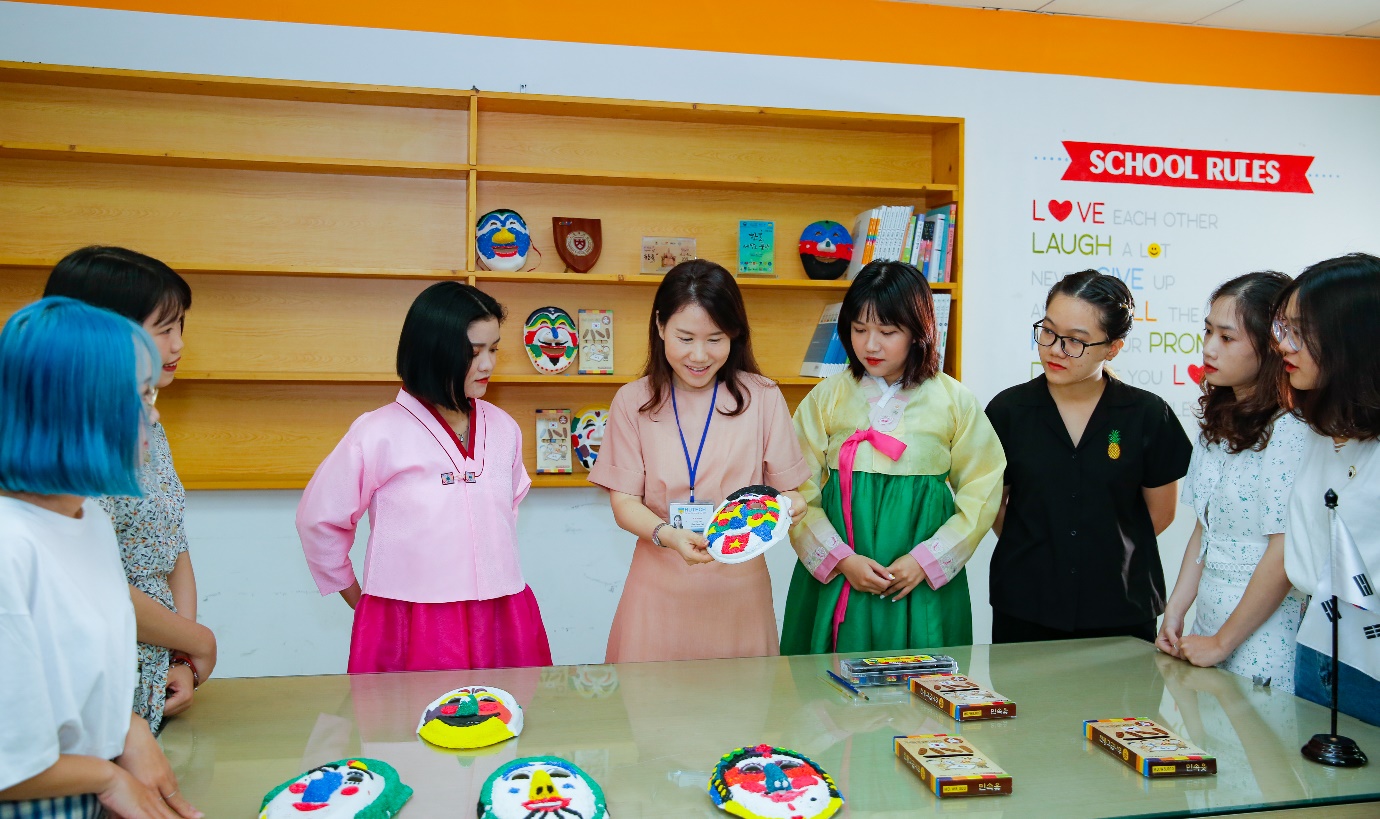 Bất ngờ 3 lý do khiến ngành Ngôn ngữ Hàn Quốc HUTECH “hút” giới trẻ chọn học - Ảnh 2.