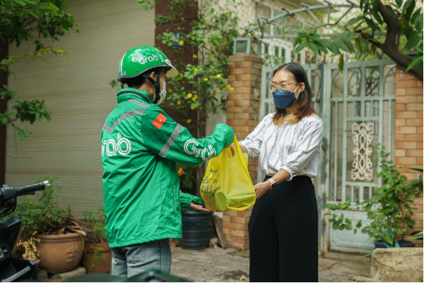 Cửa hàng trái cây có doanh thu khủng nhờ mở sạp trên chợ số - Ảnh 3.