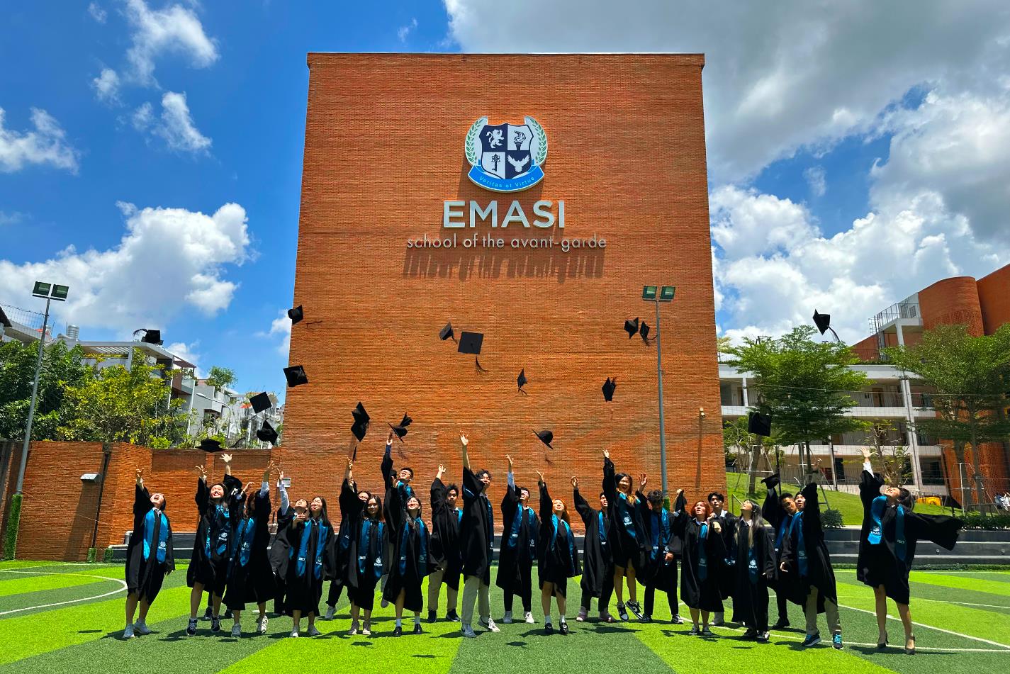 Học sinh lớp 12 trường song ngữ quốc tế EMASI ở TP.HCM đoạt học bổng khủng, trúng tuyển đại học top đầu thế giới - Ảnh 2.