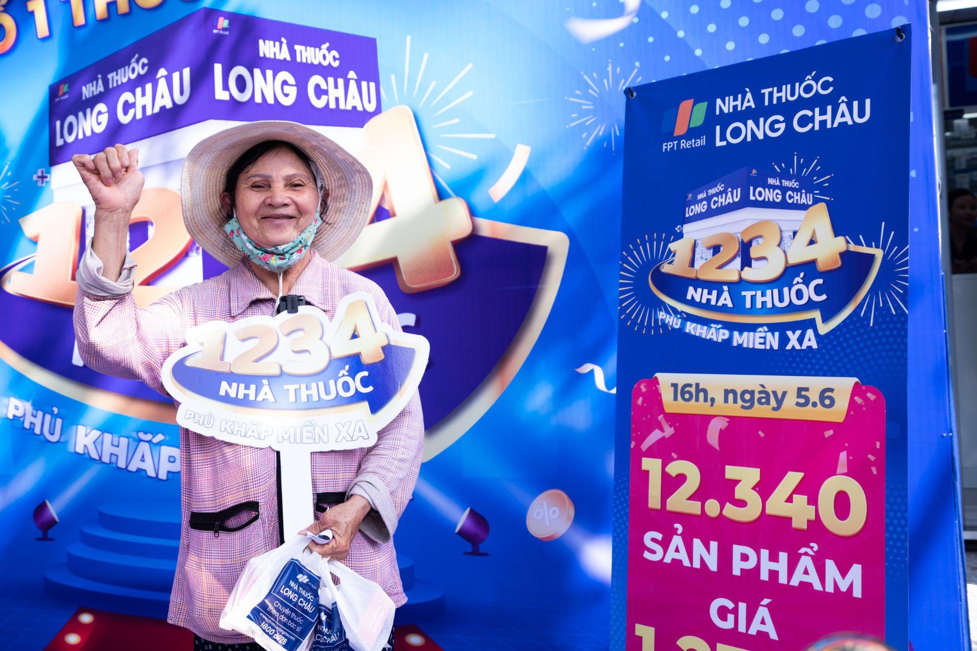 Hàng chục ngàn khách hàng hào hứng tham gia chương trình giờ vàng 1.234 đồng tại FPT Long Châu - Ảnh 6.