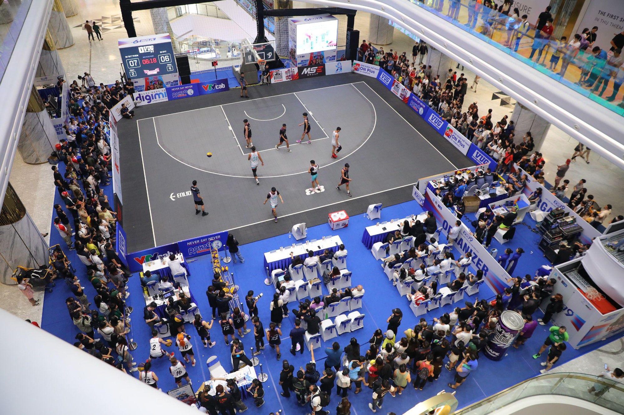 Lần đầu tiên tại Việt Nam: Giải bóng rổ 3x3 được tổ chức tại trung tâm thương mại - Ảnh 2.