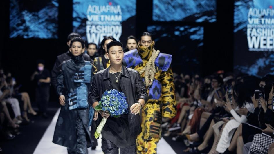 5 nhà thiết kế trẻ hứa hẹn làm nên chuyện tại Vietnam Fashion Week 2023 chủ đề Thời trang bền vững - Ảnh 4.