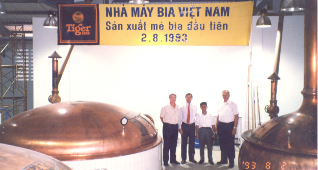 Tiger Beer ra mắt phiên bản thùng giới hạn đánh dấu cột mốc 30 năm cùng Việt Nam &quot;Đánh thức bản lĩnh&quot; - Ảnh 1.