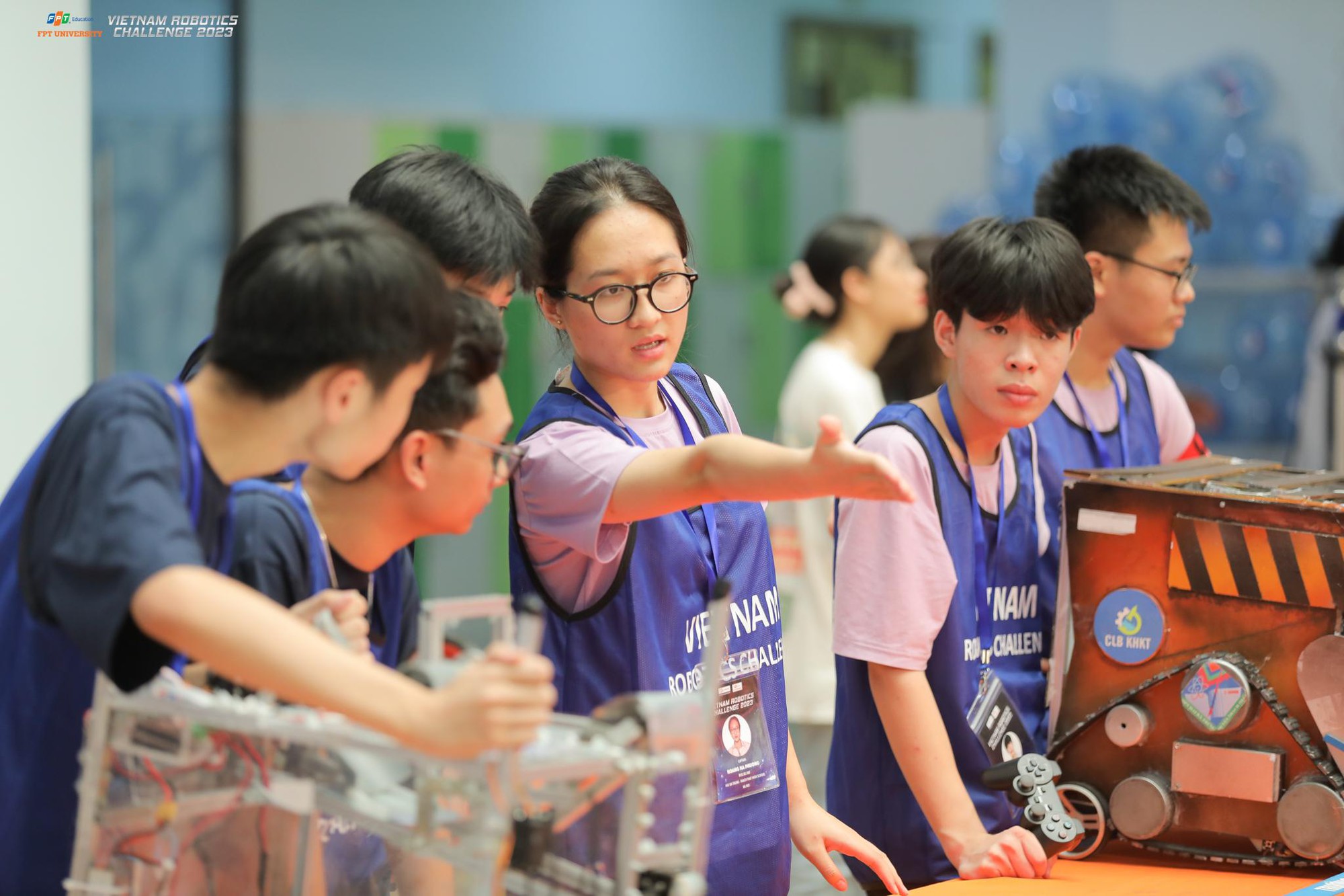 THPT Đoàn Thị Điểm và THPT Hai Bà Trưng - Thạch Thất nâng cúp vô địch Vietnam Robotics Challenge 2023 - Ảnh 10.