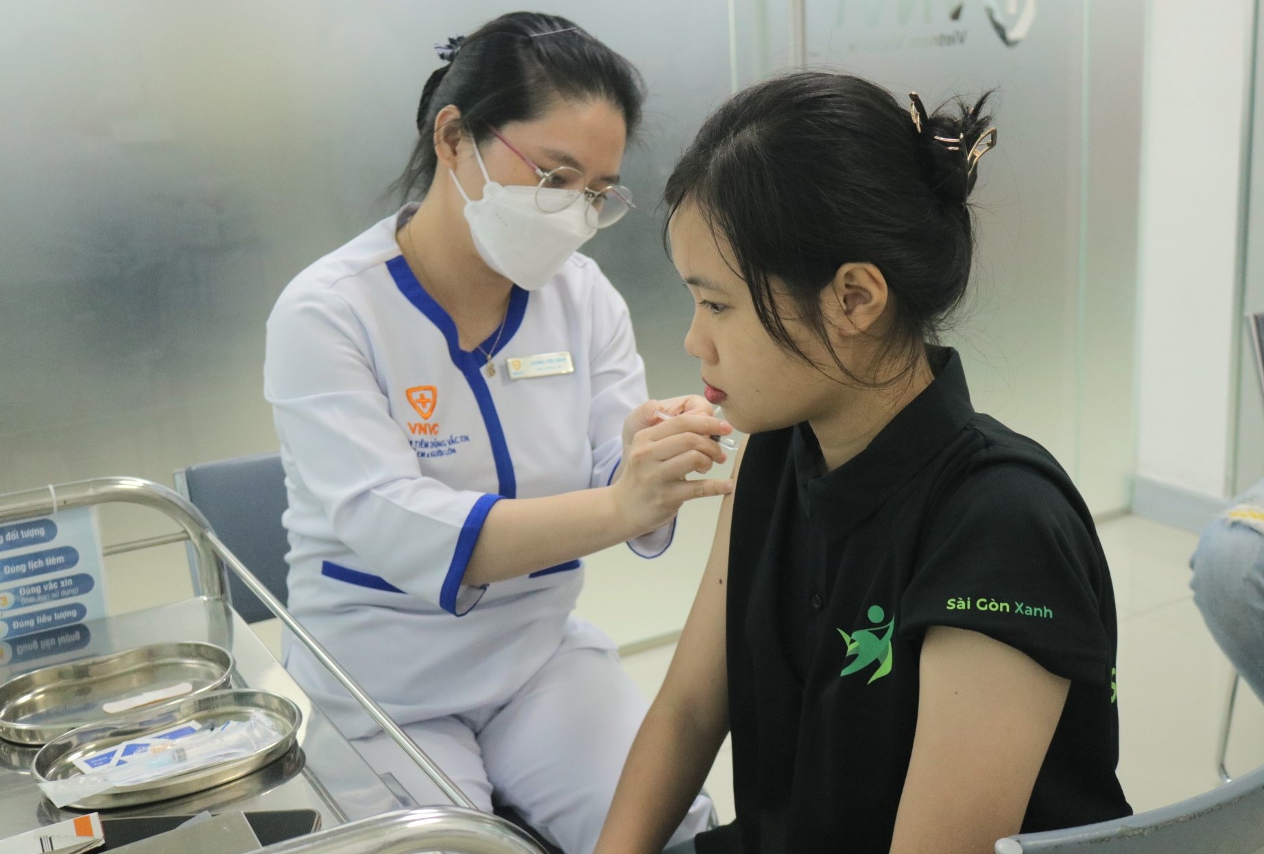 Nhóm bạn trẻ ngâm mình dọn rác ở TP.HCM: “Mong phòng bệnh để nhóm đi được đường dài” - Ảnh 4.