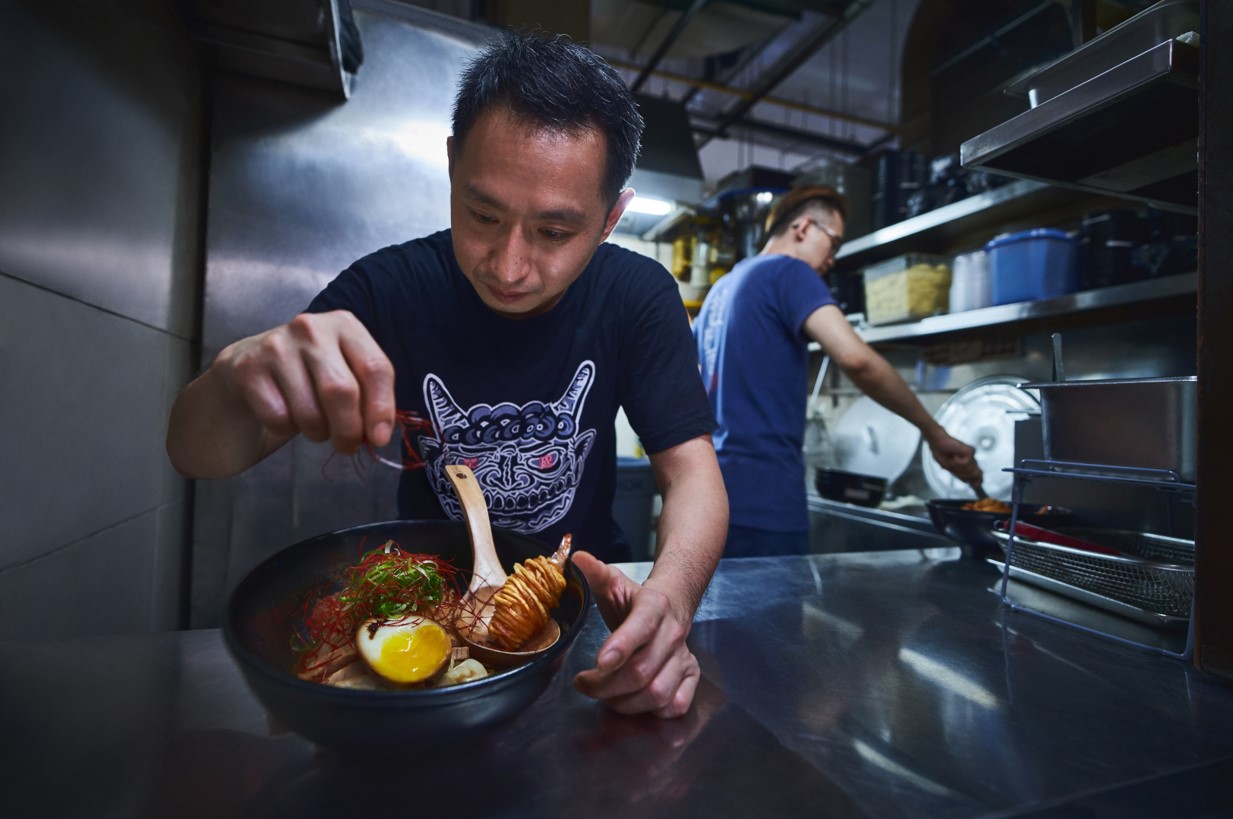 Một ngày trải nghiệm ẩm thực bình dân Singapore chuẩn vị như người bản địa - Ảnh 3.