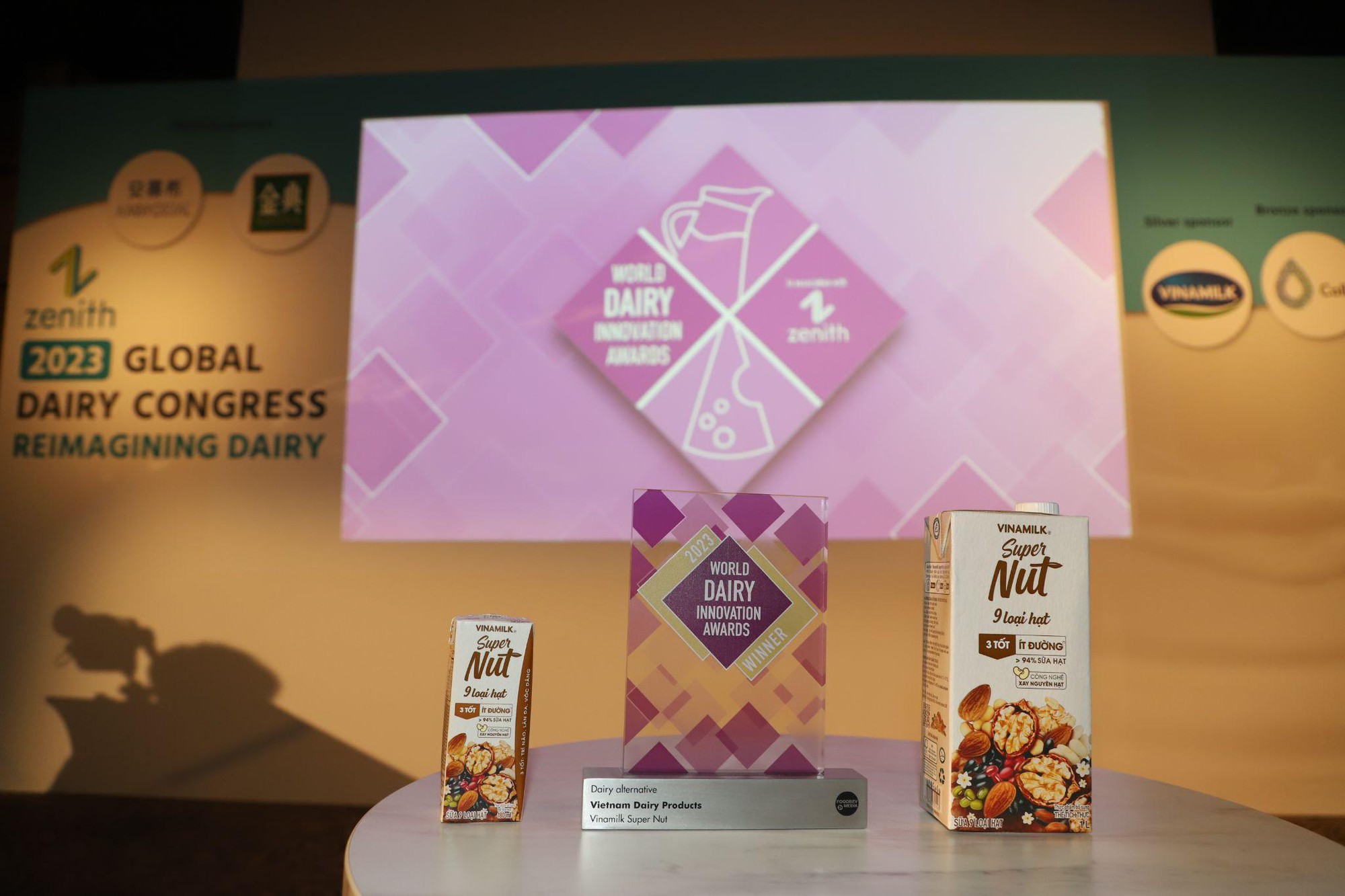 Tự hào sữa Vinamilk Super Nut đạt 3 giải thưởng quốc tế lớn - Ảnh 2.