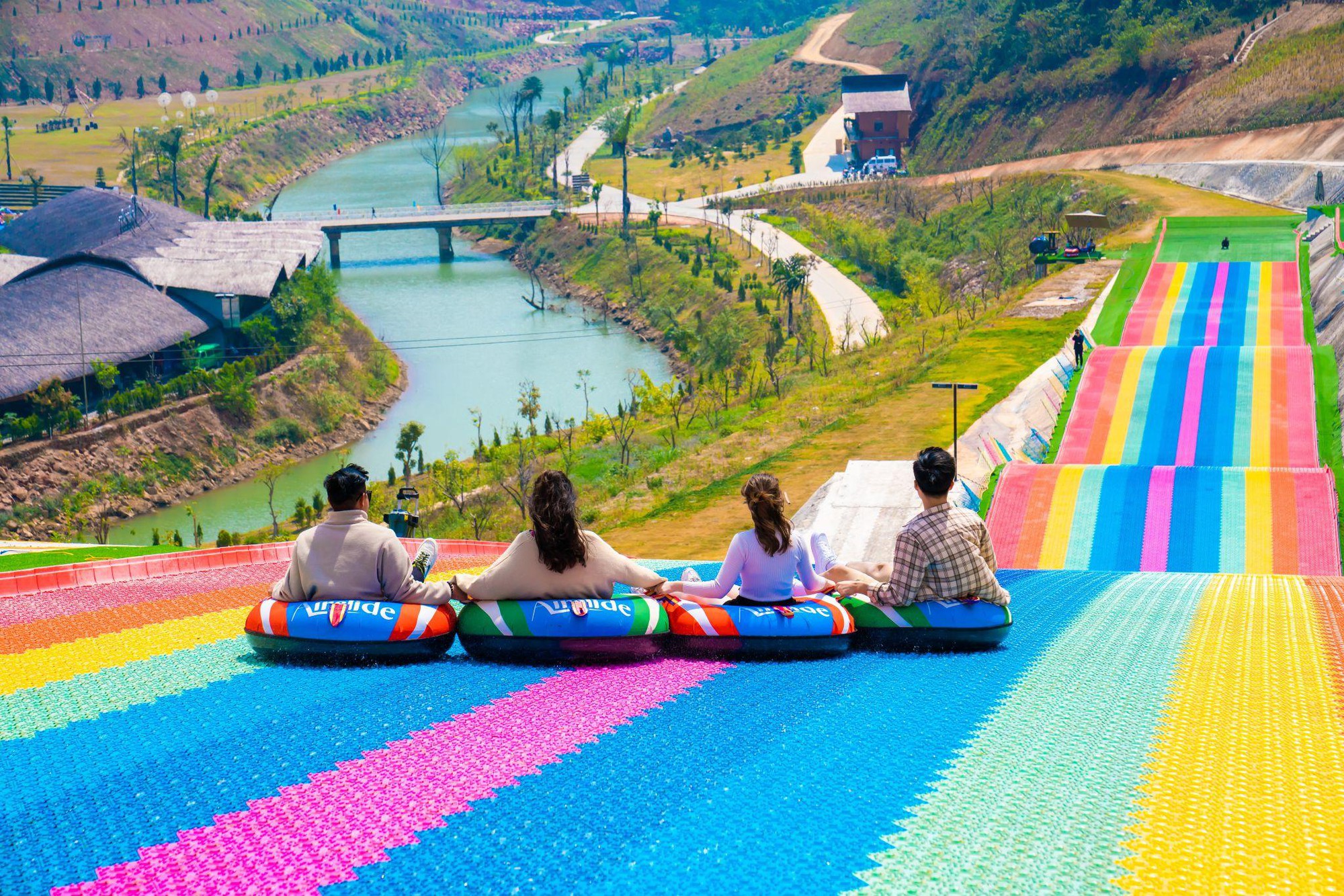 Mộc Châu Island - Điểm đến lãng mạn, nơi diễn ra buổi cầu hôn ấn tượng - Ảnh 3.