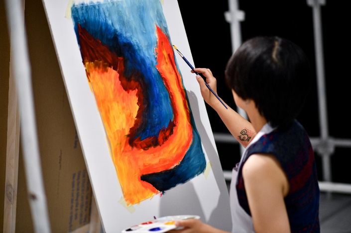 Sự kiện vẽ tranh cộng đồng thu hút người trẻ trong khuôn khổ cuộc thi ‘UOB Painting of the Year’ - Ảnh 8.