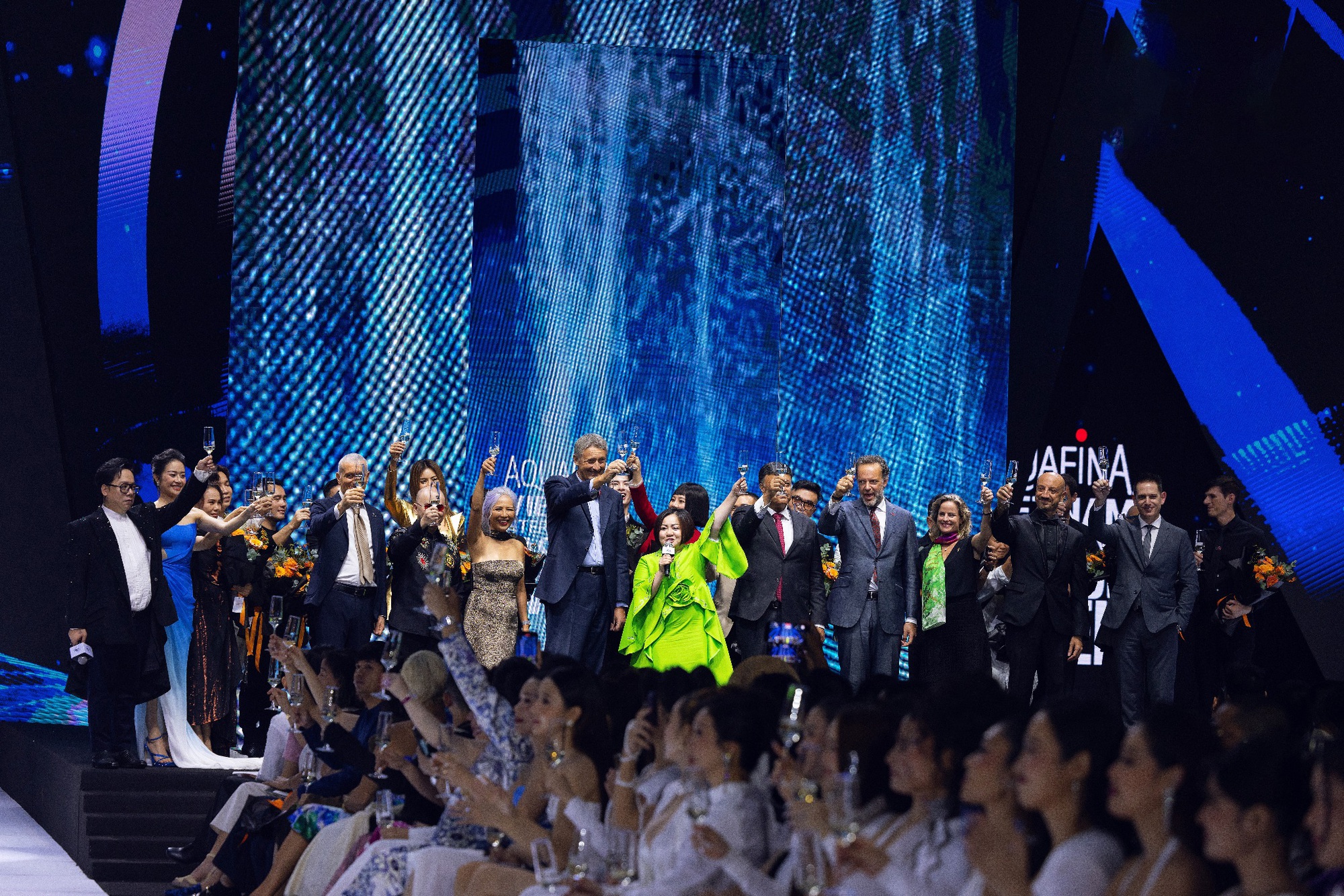 Trang Lê - người đứng sau thành công của Aquafina Vietnam International Fashion Week mùa 15, viết tiếp câu chuyện thời trang bền vững - Ảnh 3.