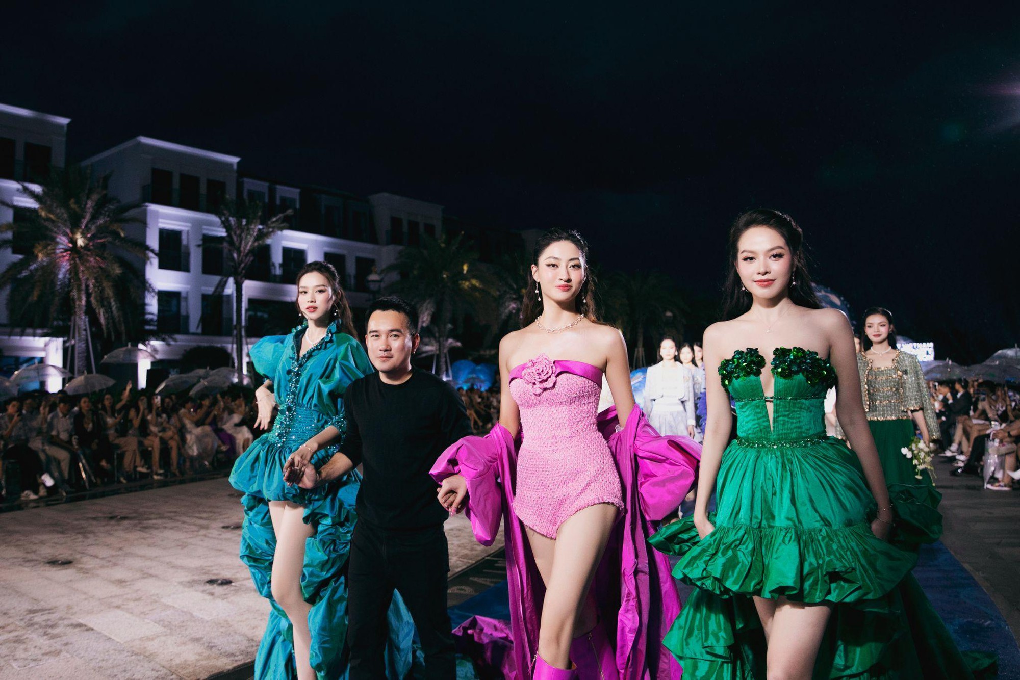 Hai đêm Vietnam Beauty Fashion Fest 4 mãn nhãn quy tụ dàn Hậu đình đám qua bàn tay dàn dựng của tổng đạo diễn Hoàng Nhật Nam - Ảnh 6.