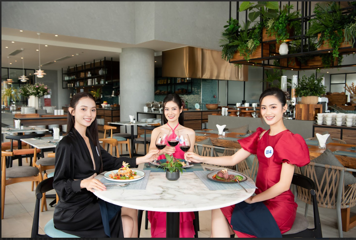 Thí sinh Miss World Vietnam 2023 trải nghiệm không gian sống hiện đại tại chuỗi khách sạn Anya Hotel Quy Nhơn - Ảnh 5.