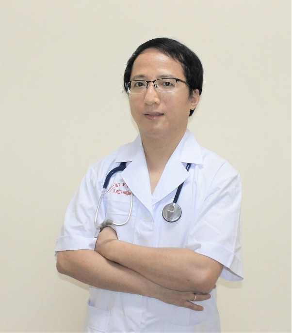 Bác sĩ Nguyễn Hy Quang: Những thời điểm cần tắm cho trẻ để tránh nguy cơ lây nhiễm vi khuẩn gây bệnh - Ảnh 1.