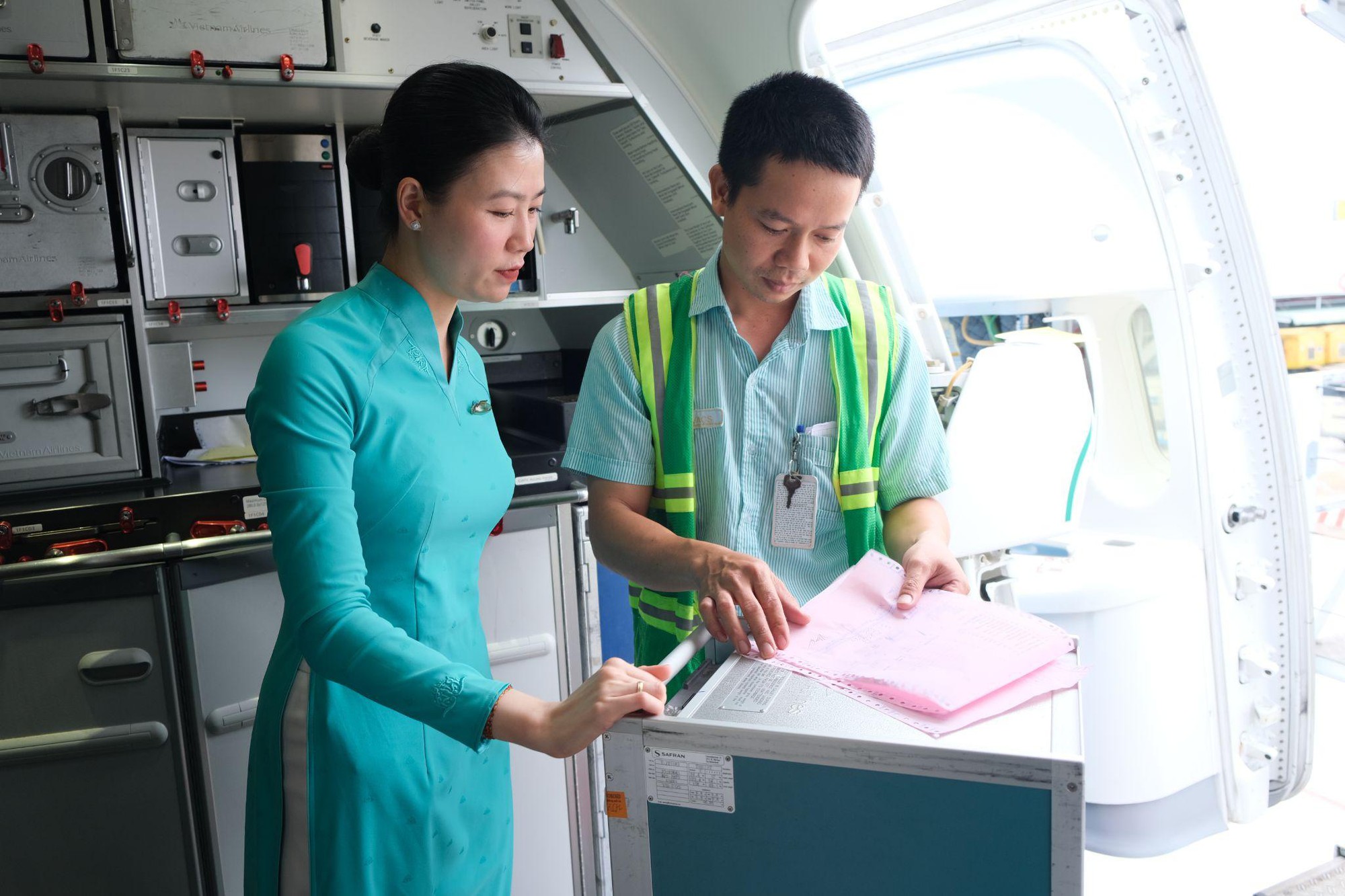 Vietnam Airlines quyên góp hàng chục nghìn suất ăn khô tới tổ chức từ thiện - Ảnh 4.
