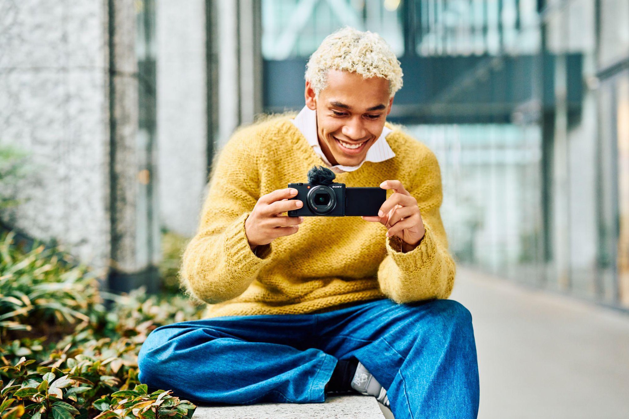 Sony ZV-1 và ZV-1 II, bộ đôi máy ảnh hàng đầu dành cho Vlogger và nhà sáng tạo nội dung - Ảnh 1. Sony ZV-1 và ZV-1 II, bộ đôi máy ảnh hàng đầu dành cho Vlogger và nhà sáng tạo nội dung - Ảnh 1.