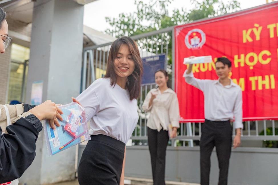 Mát lòng trước những câu chuyện cổ vũ con “thi cử” đầy tâm lý của các vị phụ huynh - Ảnh 6.