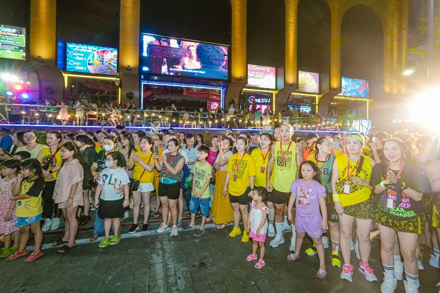 3000 người cùng nhau sẻ chia tinh thần thể thao không giới hạn tại lễ hội Huế - Zumba® Festival 2023 - Ảnh 9.